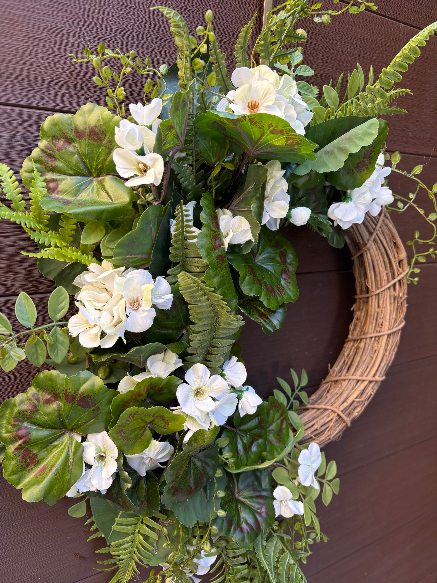 Couronne géranium blanc élégante – style champêtre chic