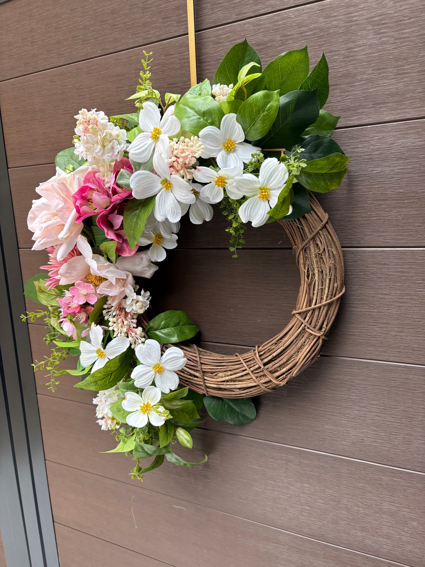 Couronne florale romantique porte d’entrée – cosmos, roses et lilas