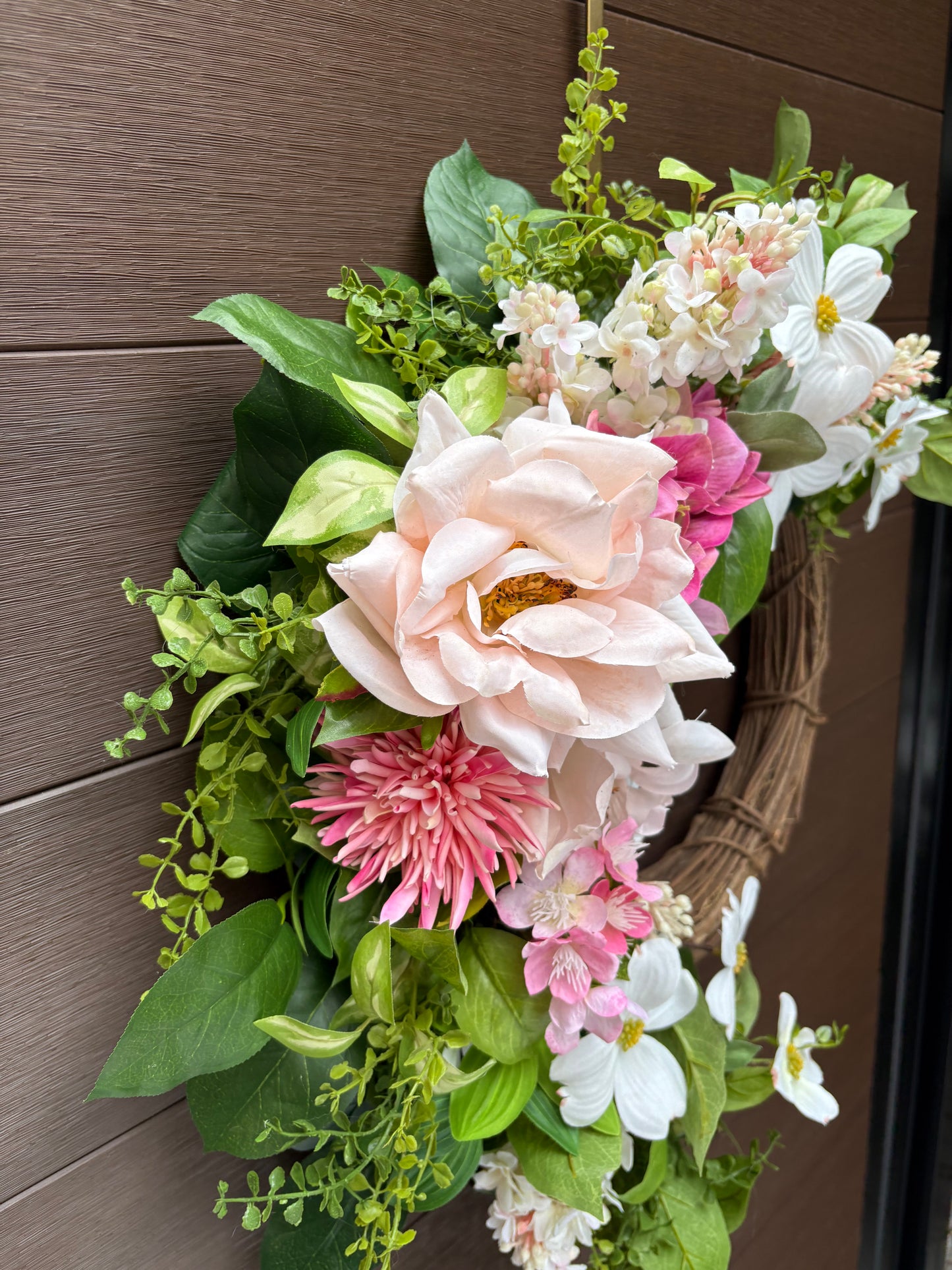 Couronne florale romantique porte d’entrée – cosmos, roses et lilas