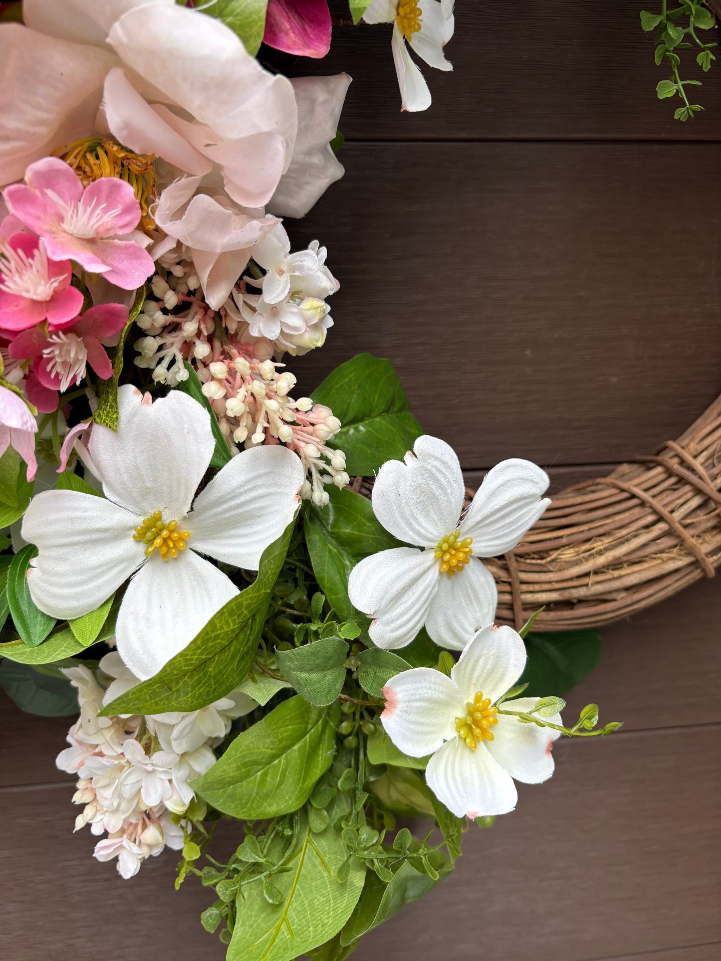 Couronne florale romantique porte d’entrée – cosmos, roses et lilas
