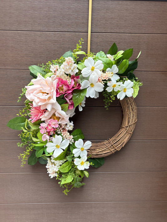 Couronne florale romantique cosmos roses lilas 26 pouces La Fabrique 4 Saisons