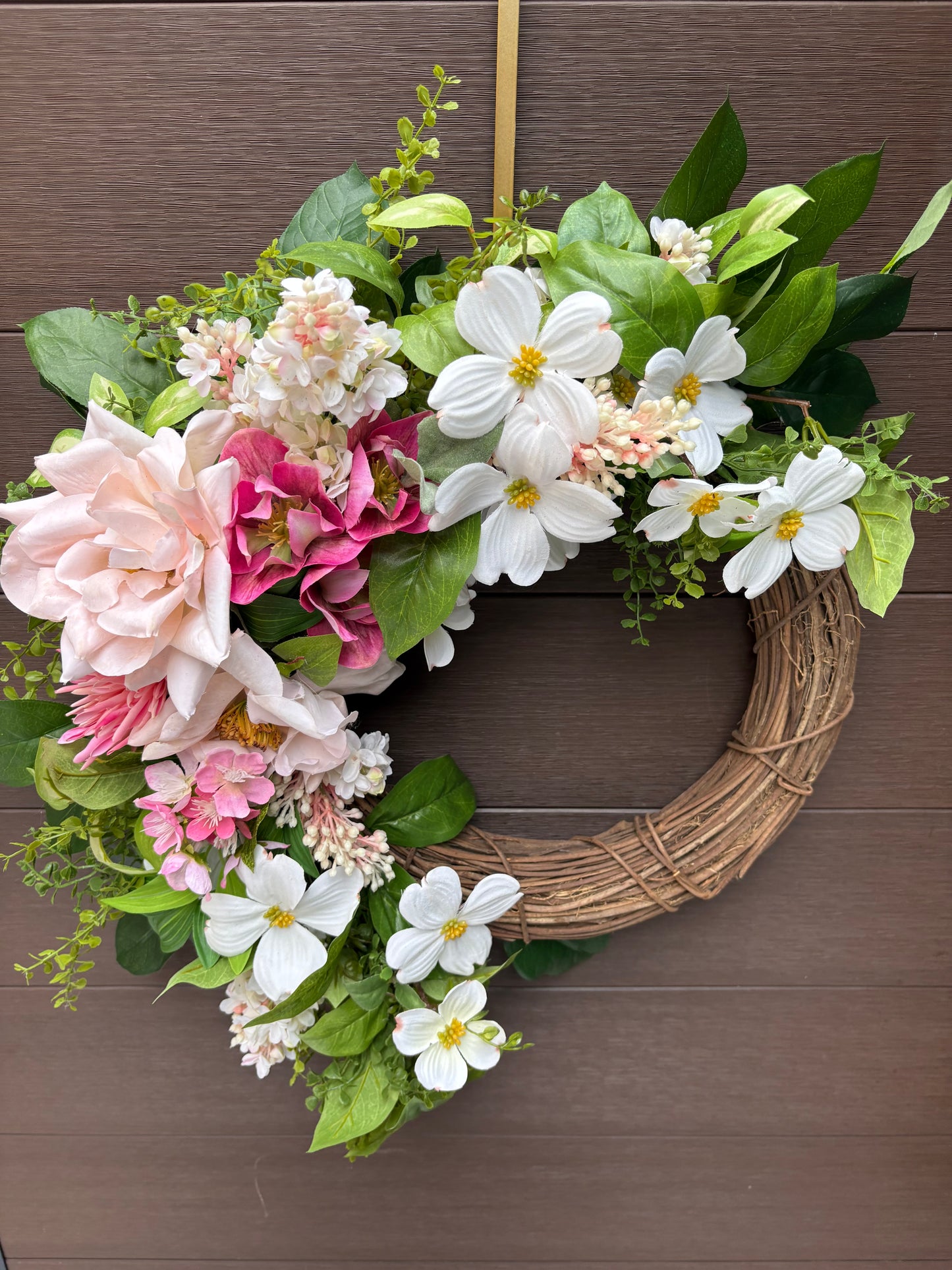 Couronne florale romantique porte d’entrée – cosmos, roses et lilas