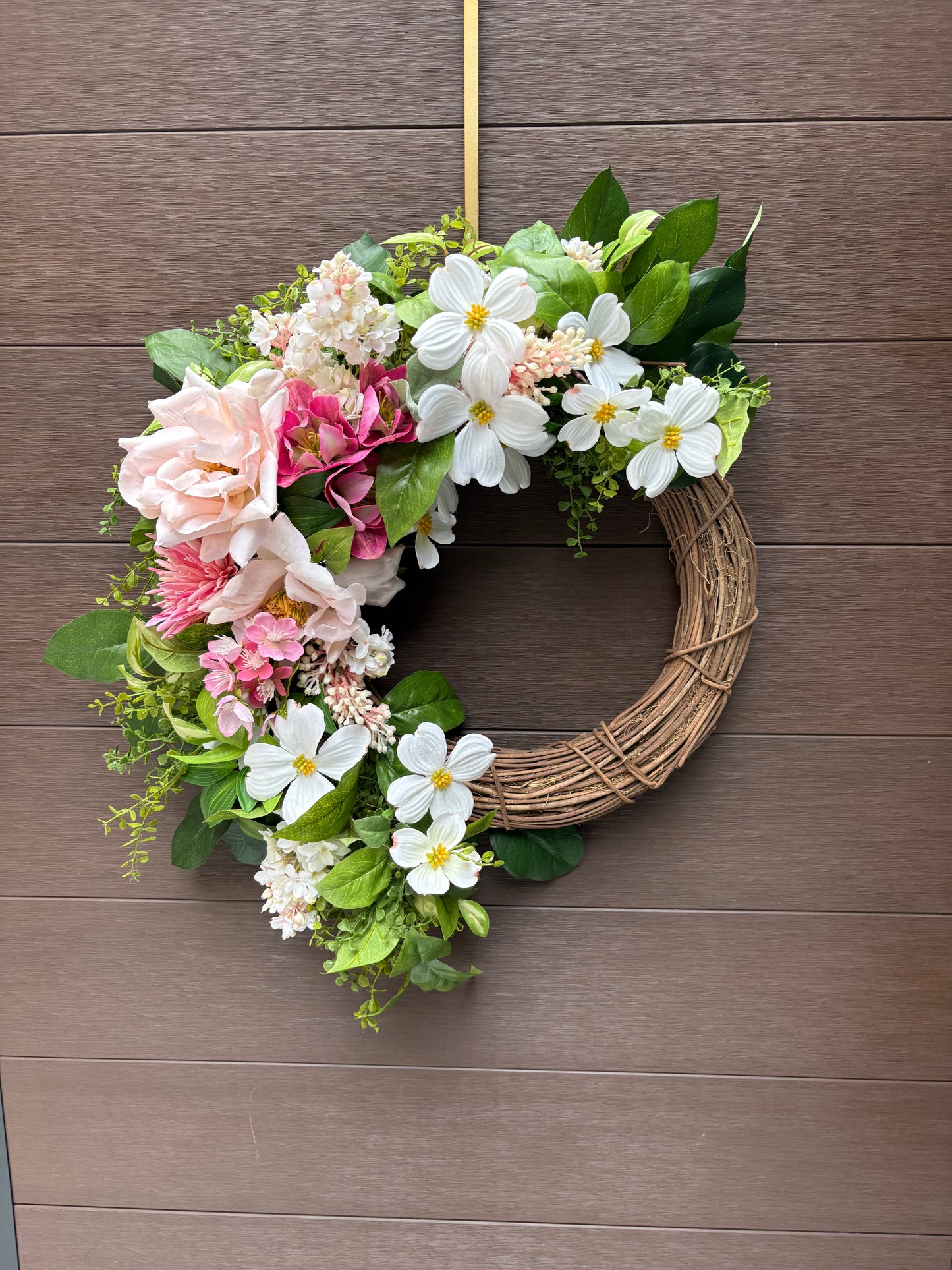 Couronne florale romantique porte d’entrée – cosmos, roses et lilas