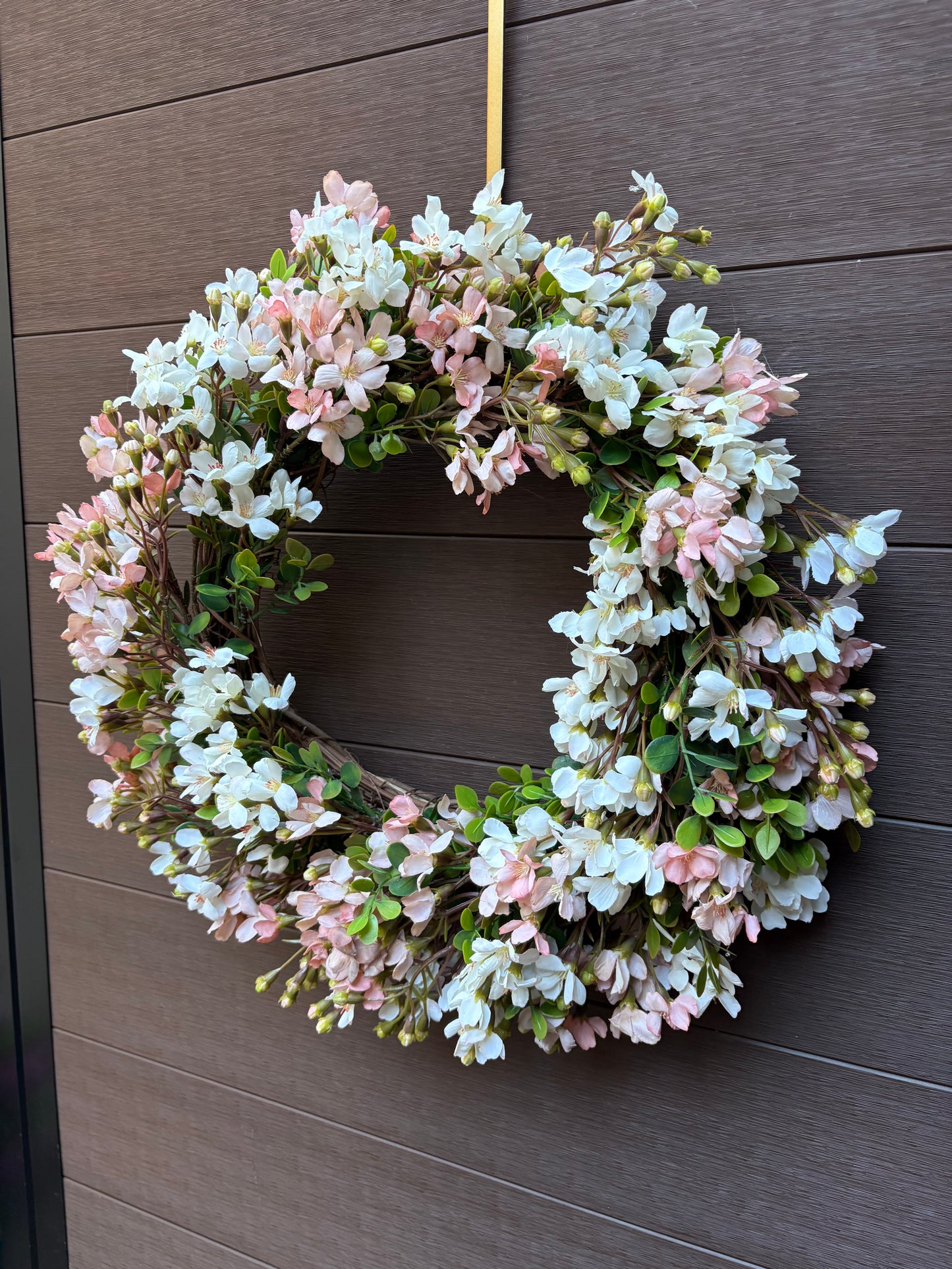 Couronne fleurs de cerisier blanches et roses 22 pouces | Collection Romantique