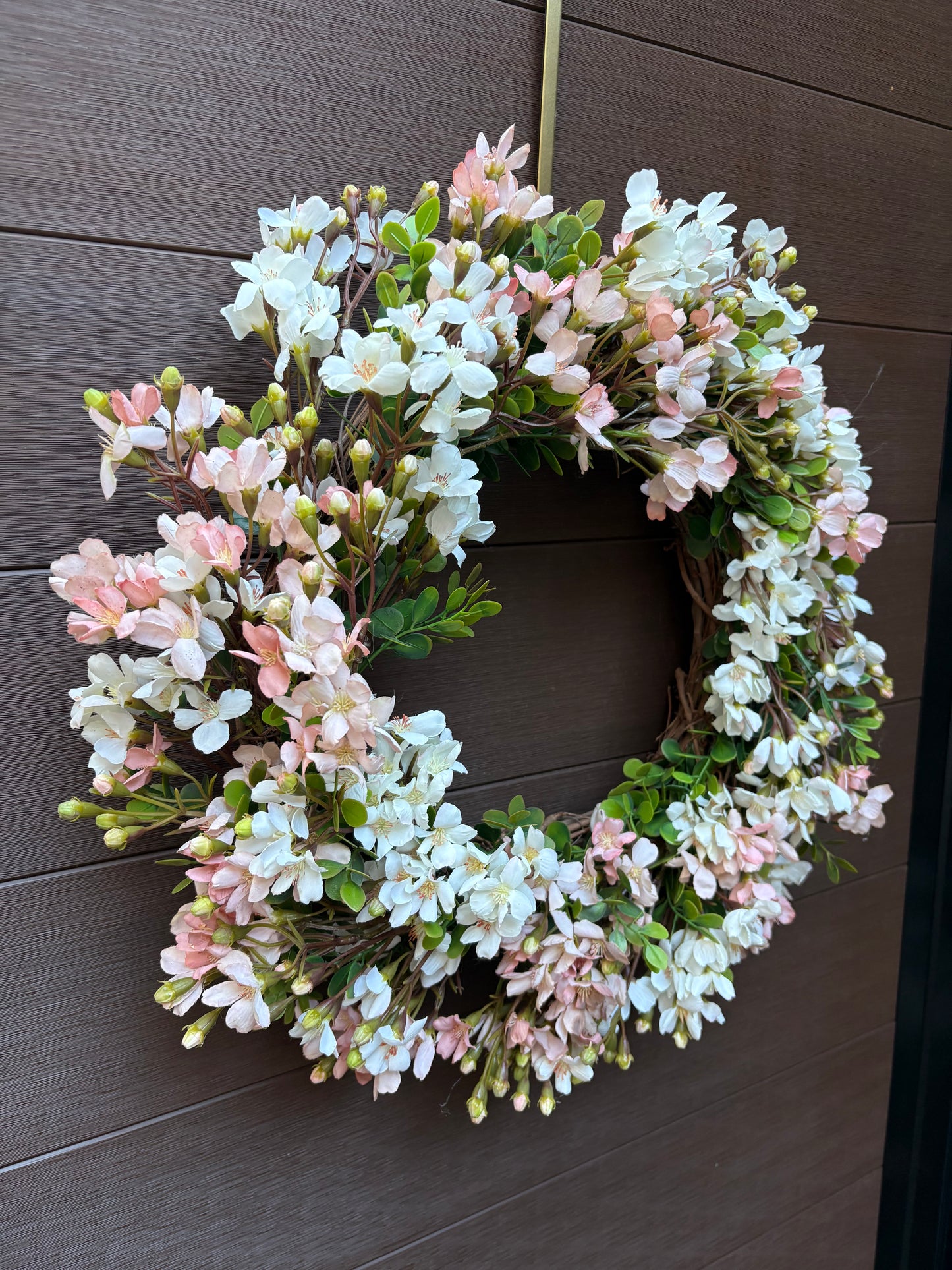 Couronne fleurs de cerisier blanches et roses 22 pouces | Collection Romantique