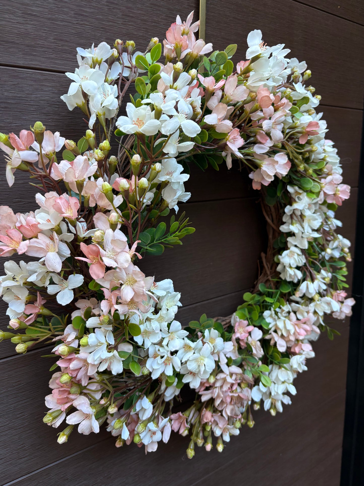 Couronne fleurs de cerisier blanches et roses 22 pouces | Collection Romantique