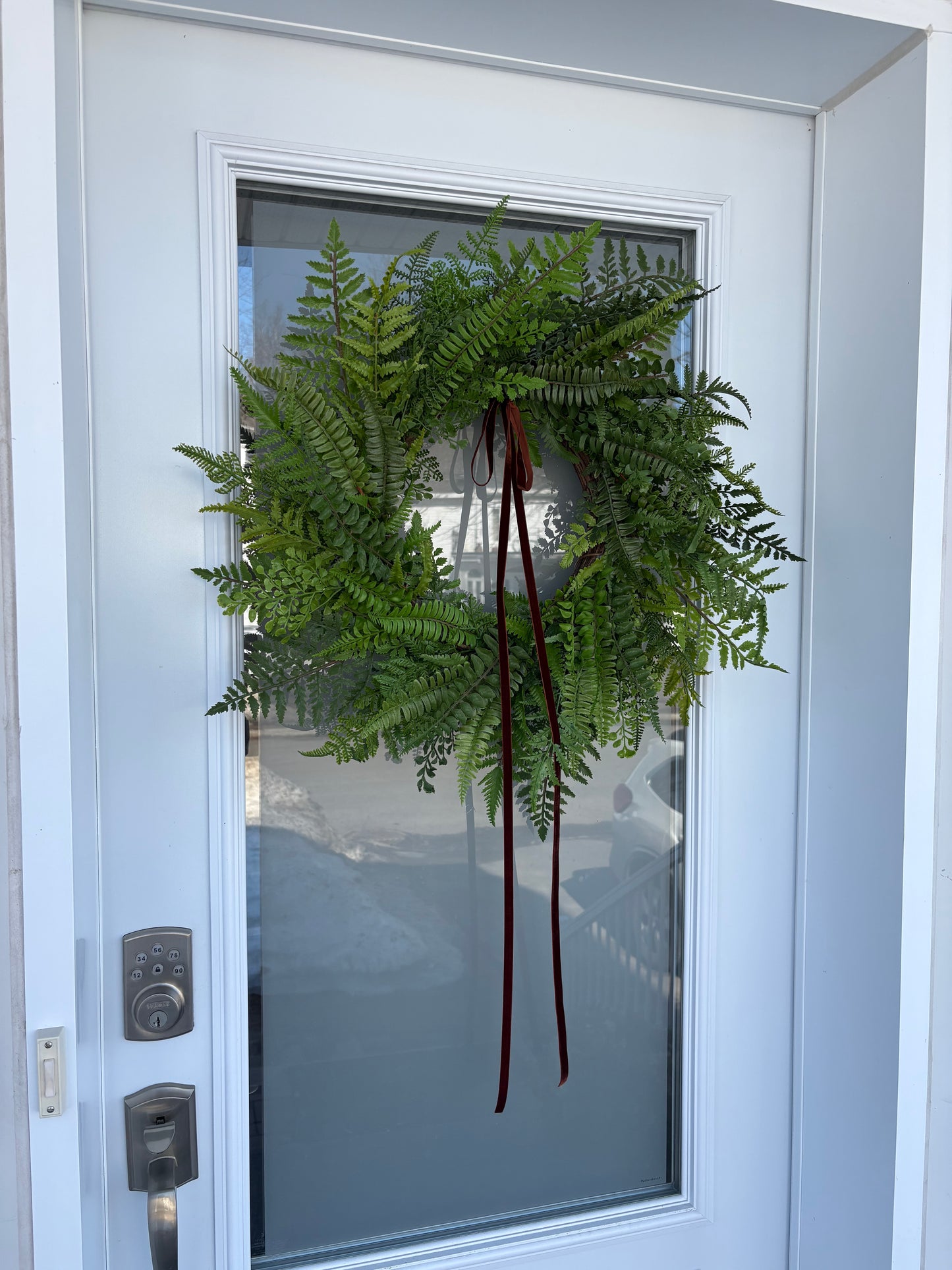 Grande couronne de fougères artificielles – 26 pouce
