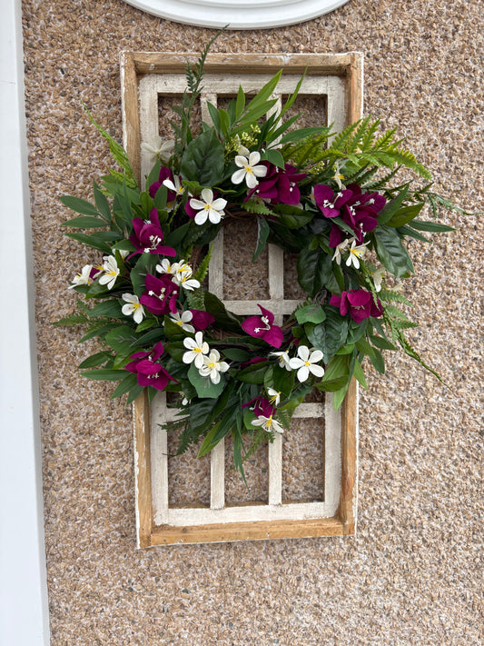 Fenêtre décorative rustique avec couronne de bougainvilliers prunes – Décoration murale florale unique