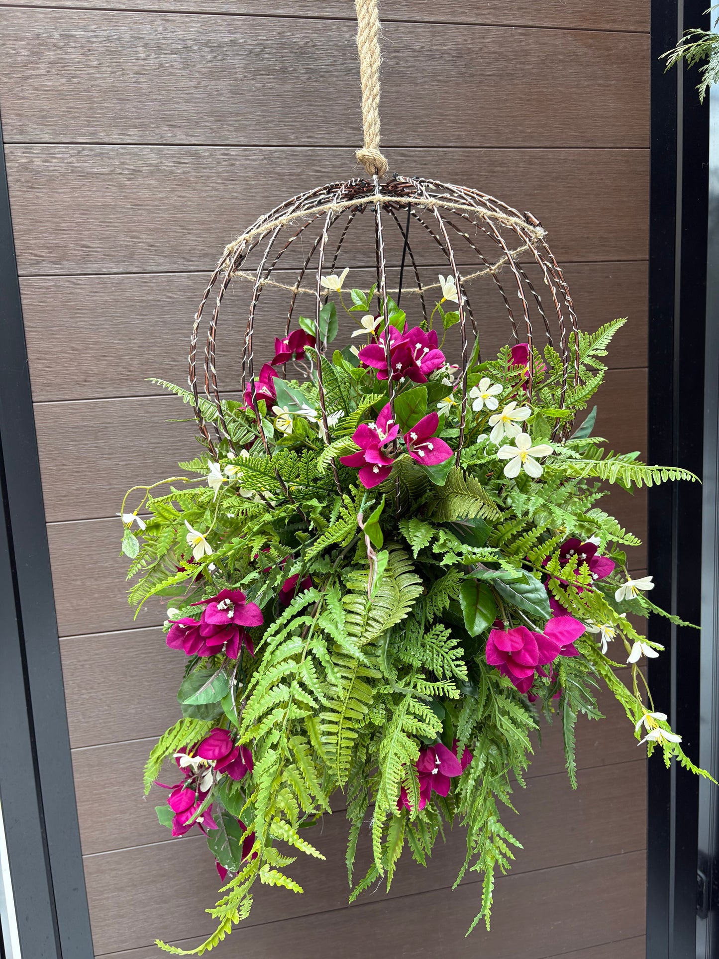 Sphère lumineuse avec arrangement floral 32 po – Décoration naturelle pour entrée extérieure