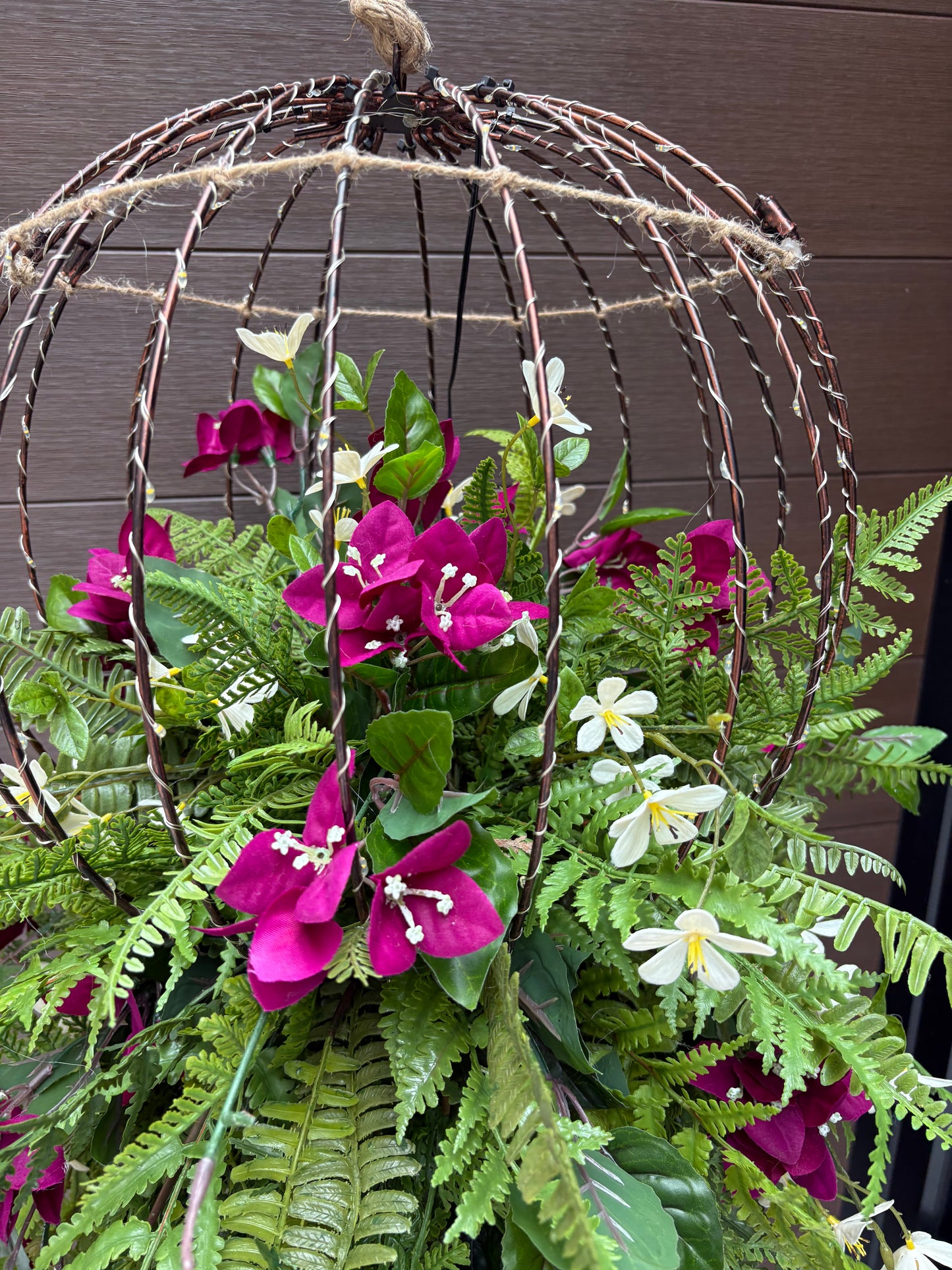 Sphère lumineuse avec arrangement floral 32 po – Décoration naturelle pour entrée extérieure