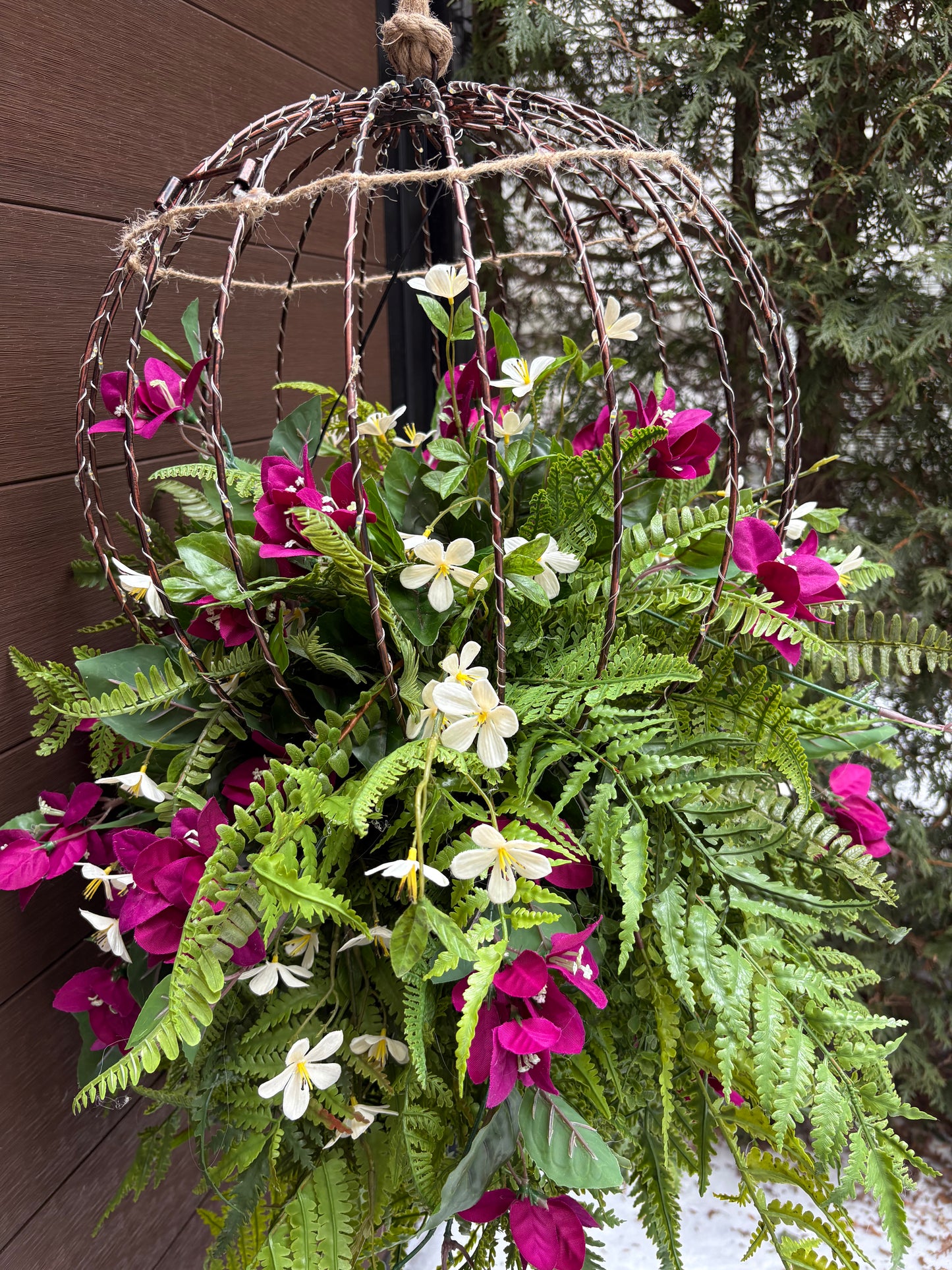 Sphère lumineuse avec arrangement floral 32 po – Décoration naturelle pour entrée extérieure