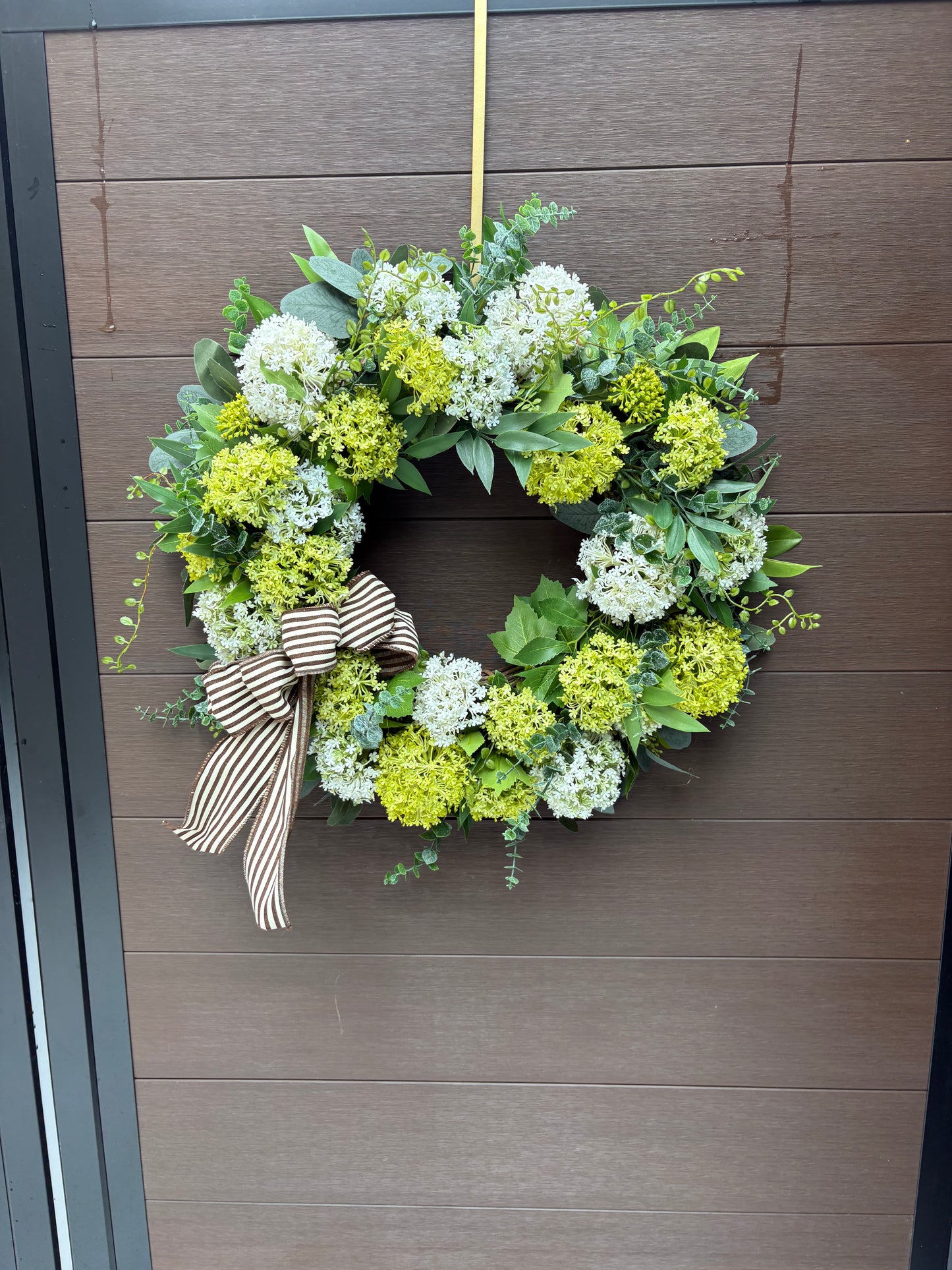 White and green floral wreath – realistic hydrangea and foliage