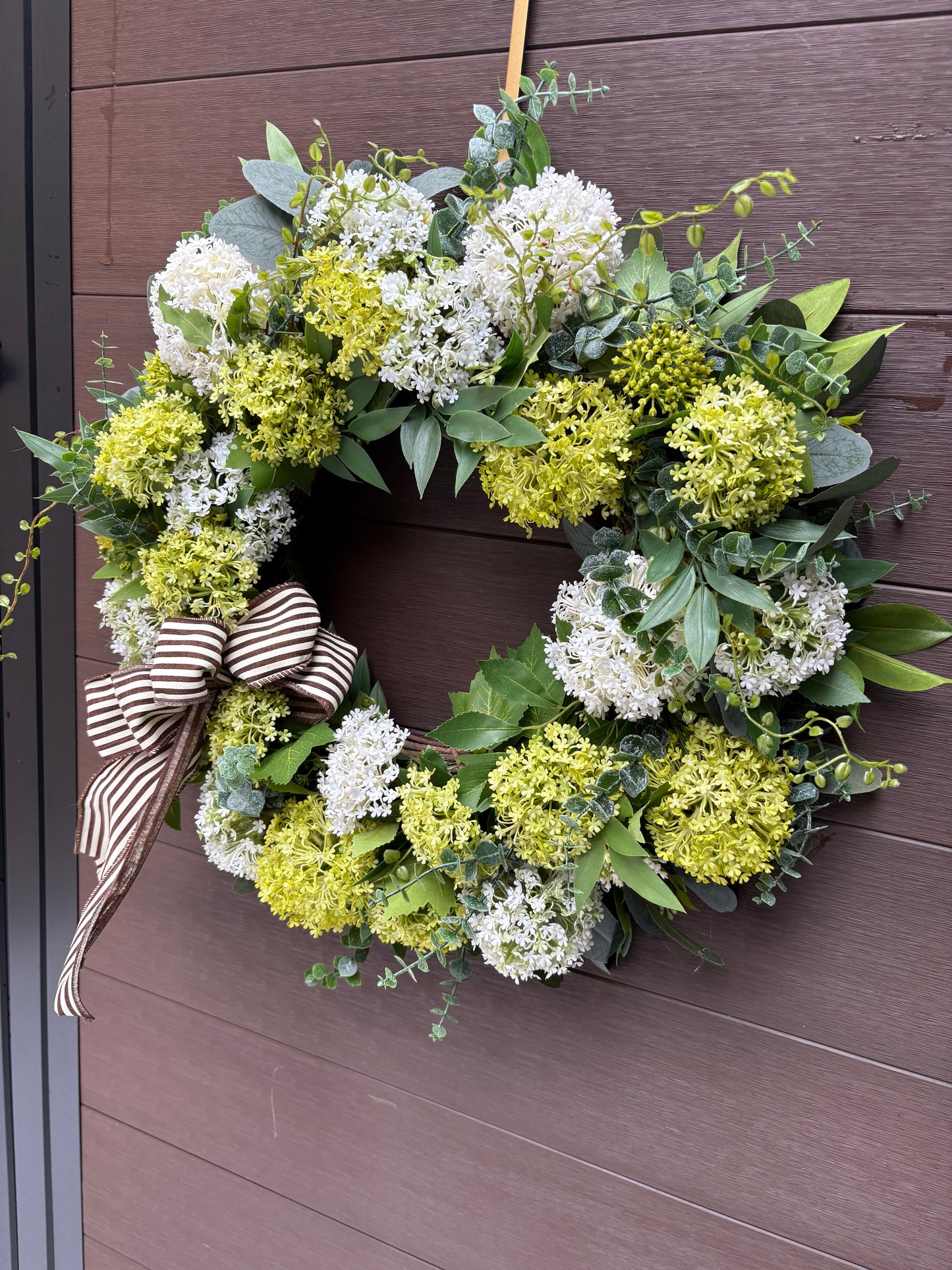 White and green floral wreath – realistic hydrangea and foliage