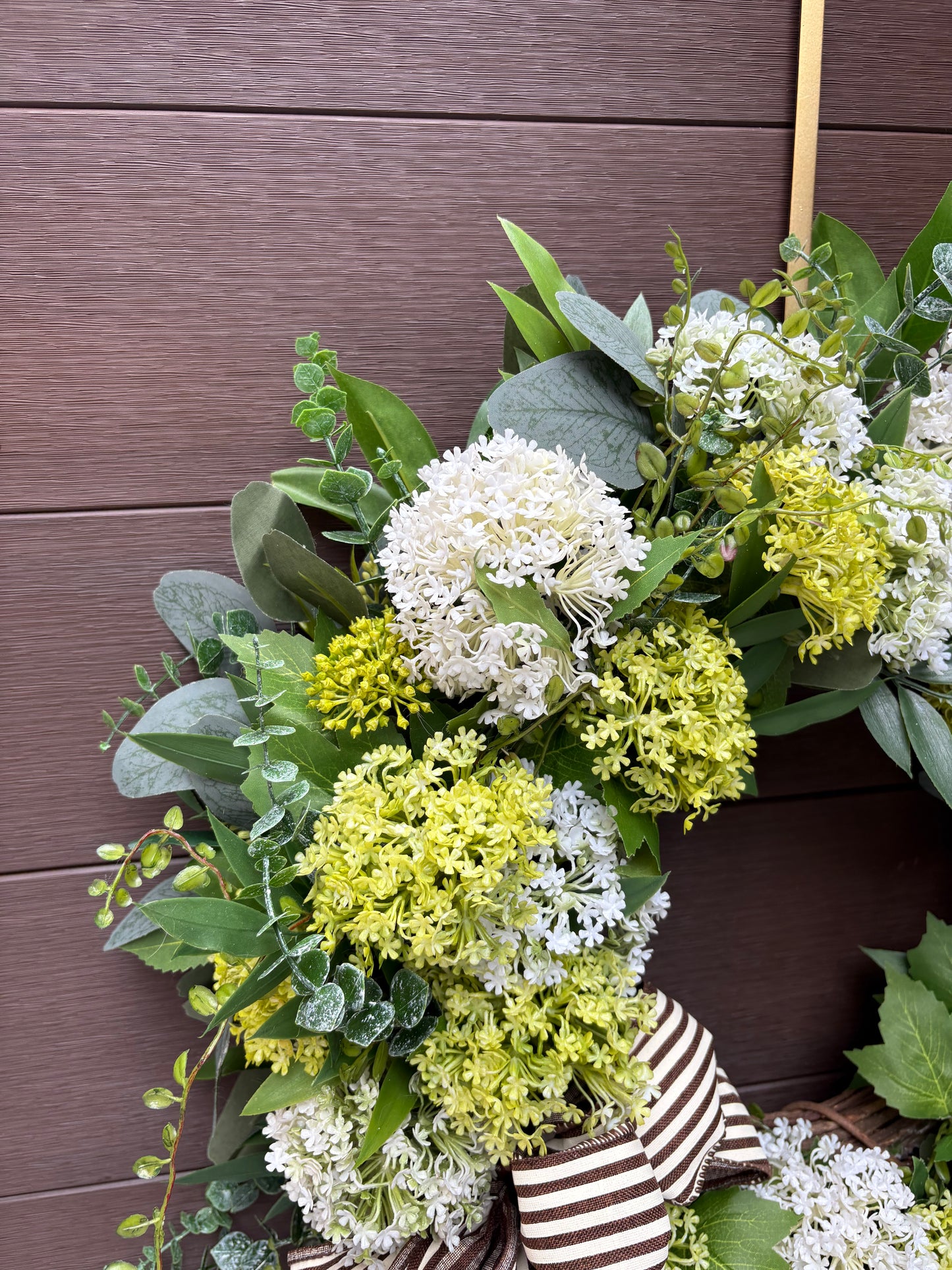 White and green floral wreath – realistic hydrangea and foliage