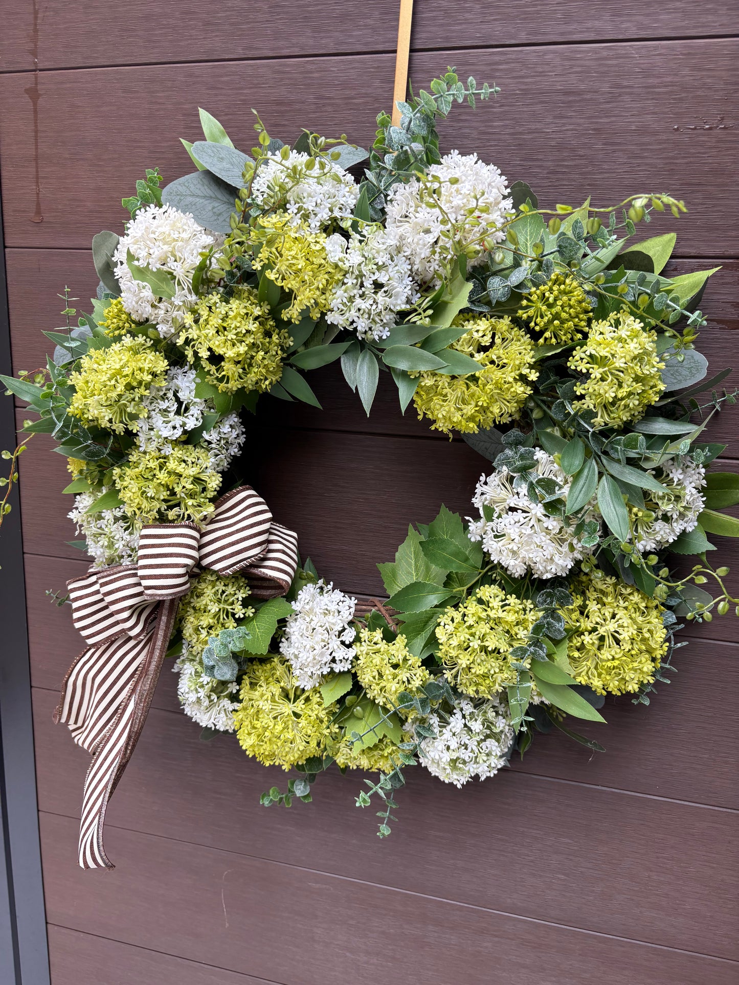 White and green floral wreath – realistic hydrangea and foliage